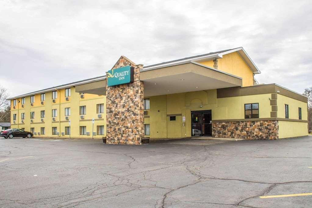 Quality Inn Hall Of Fame Кантон Екстериор снимка
