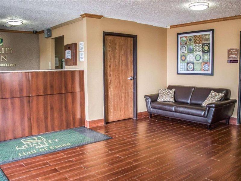 Quality Inn Hall Of Fame Кантон Екстериор снимка