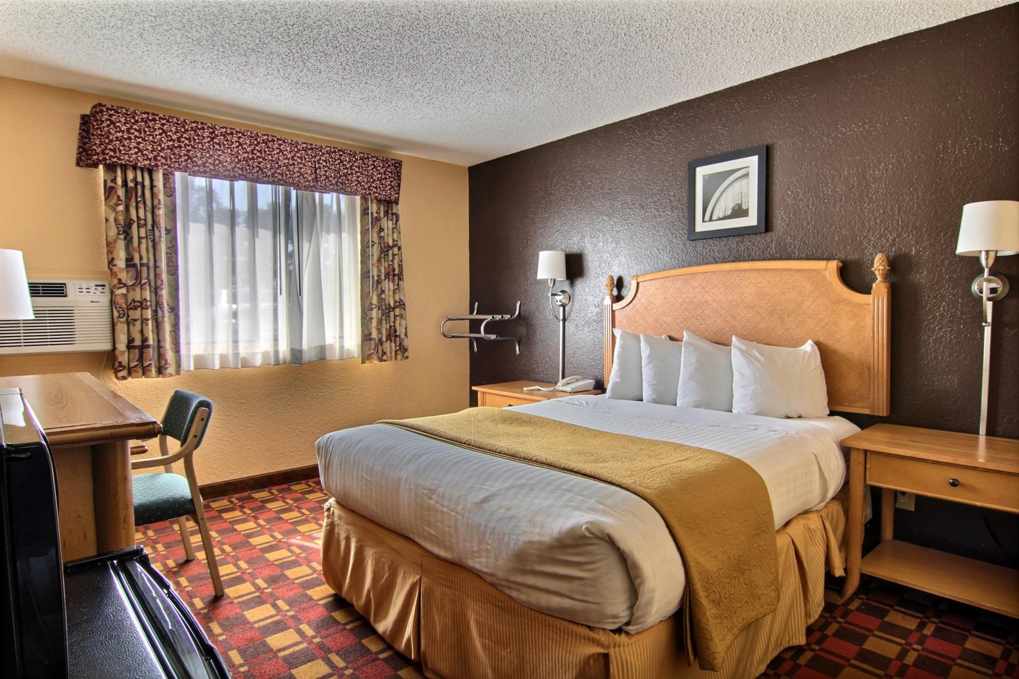 Quality Inn Hall Of Fame Кантон Екстериор снимка