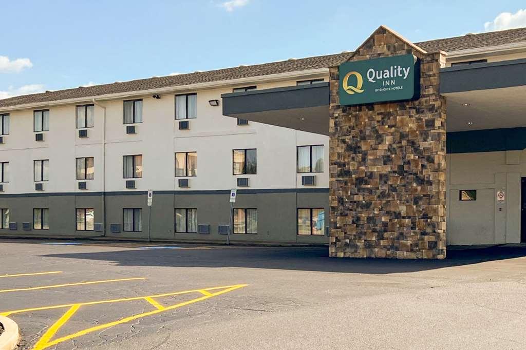 Quality Inn Hall Of Fame Кантон Екстериор снимка