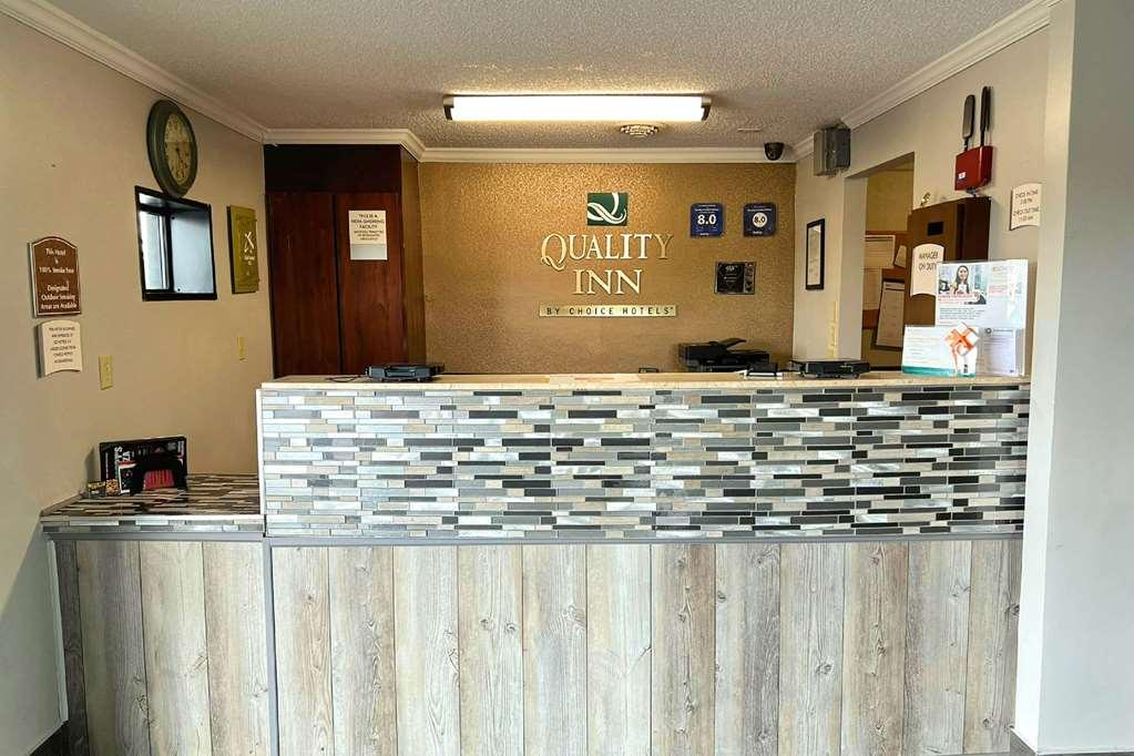 Quality Inn Hall Of Fame Кантон Интериор снимка