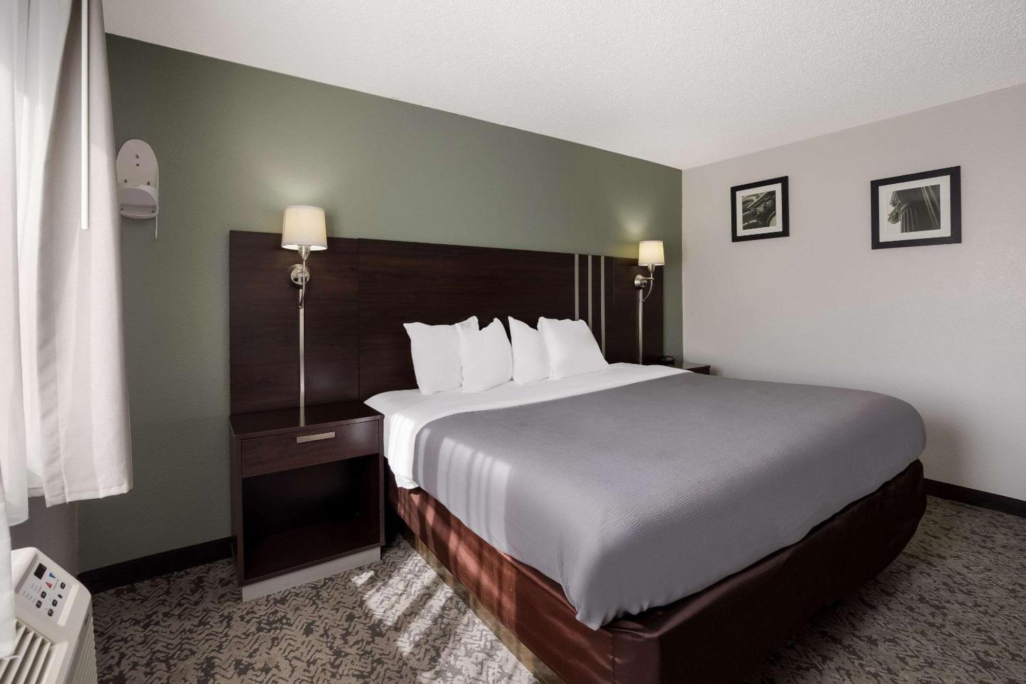 Quality Inn Hall Of Fame Кантон Екстериор снимка